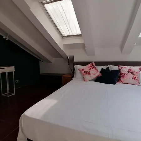 Mercanti Attic Version דירה *