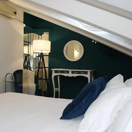 Daire Mercanti Attic Version Milano