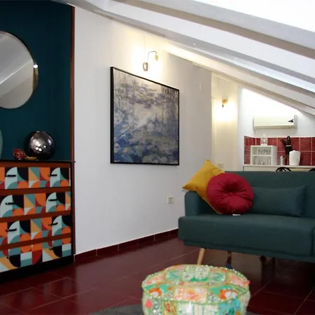 Mercanti Attic Version شقة