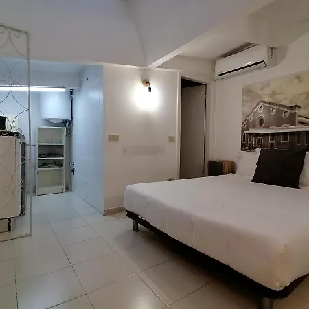 Mercanti Attic Version ميلان
