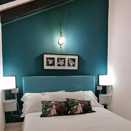 شقة Mercanti Attic Version *