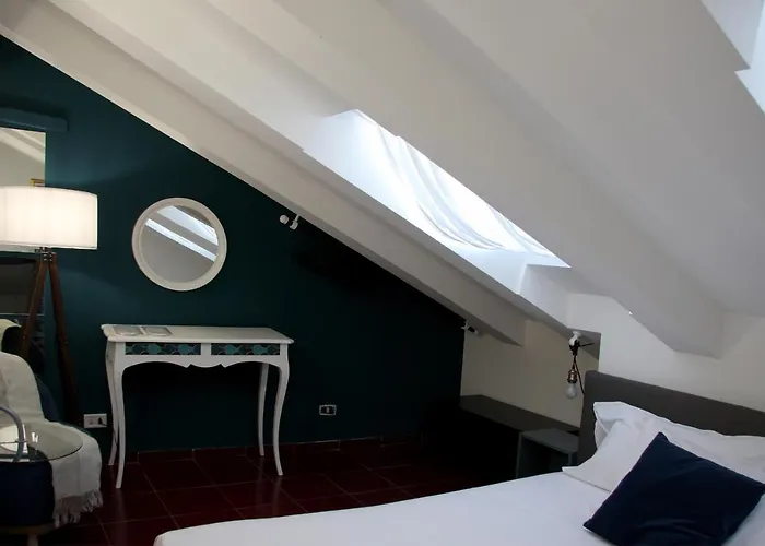 Mercanti Attic Version ميلان