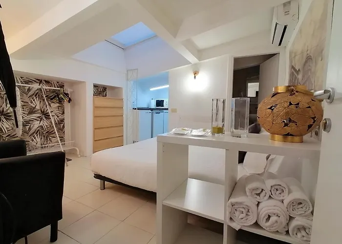 Mercanti Attic Version ميلان
