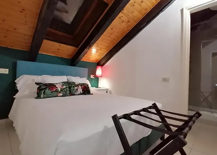 Mercanti Attic Version * ميلان