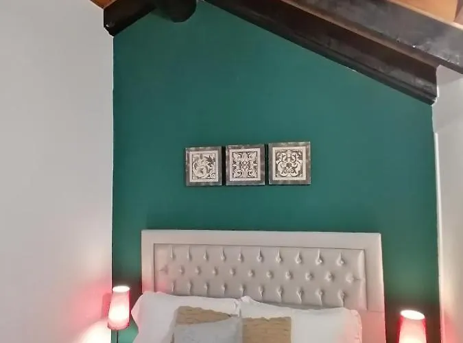 Mercanti Attic Version ميلان