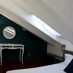 Mercanti Attic Version Milán