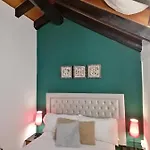 Mercanti Attic Version Milán