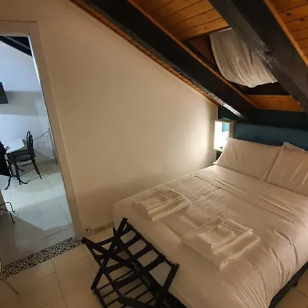 Mercanti Attic Version * Milán